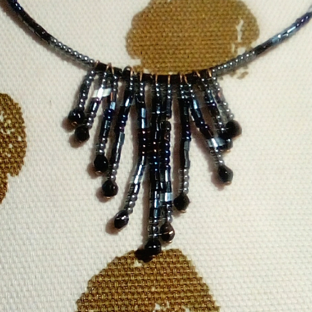 Springback Choker with Beads - Picture 2 of 3